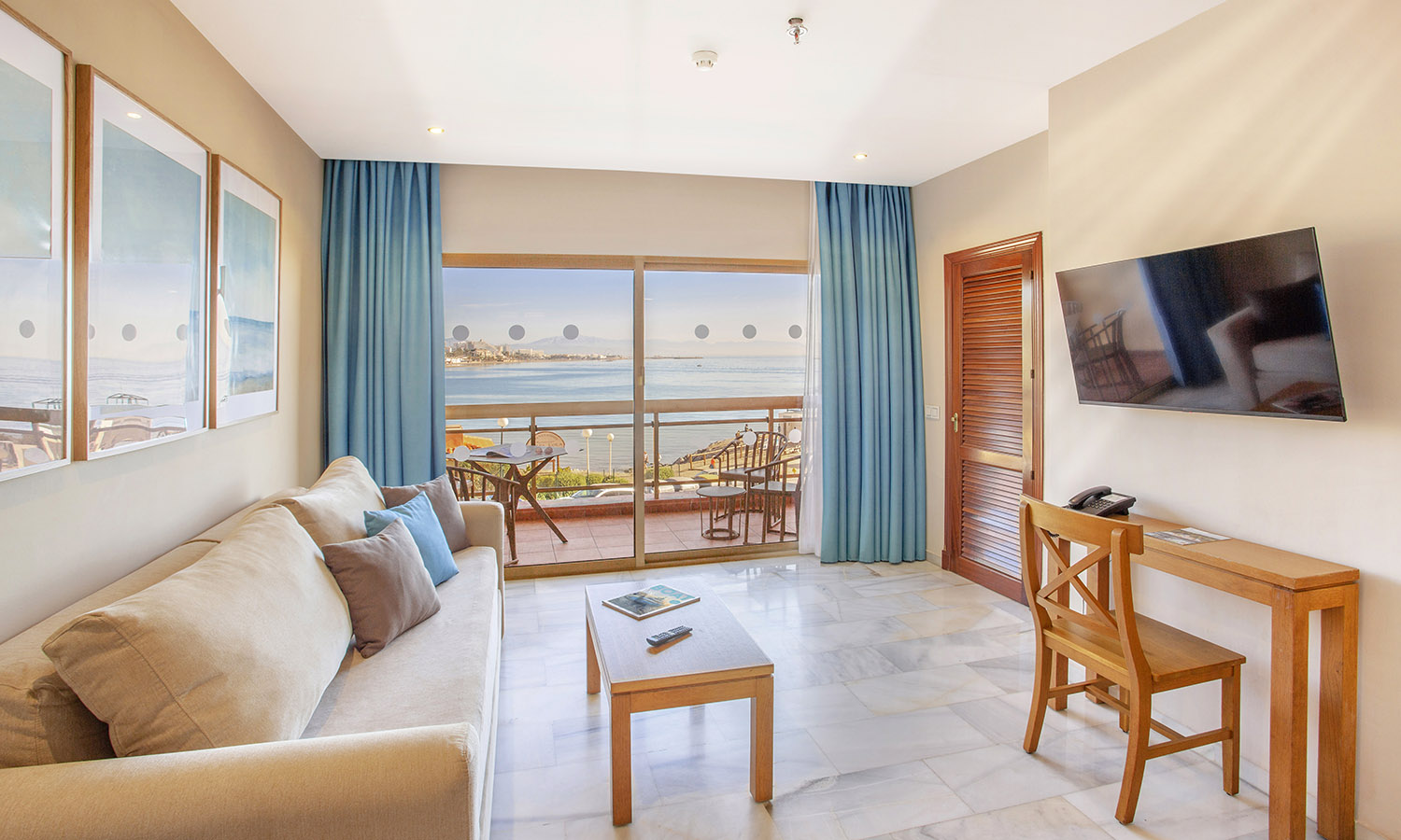 Studio-apartment with partial sea views